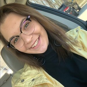Meet your Posher, Amanda